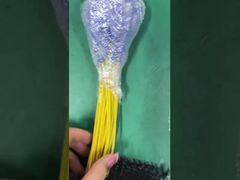 눈을 당겨서 확장형 슬리브에 광섬유 케이블을 넣는 방법
